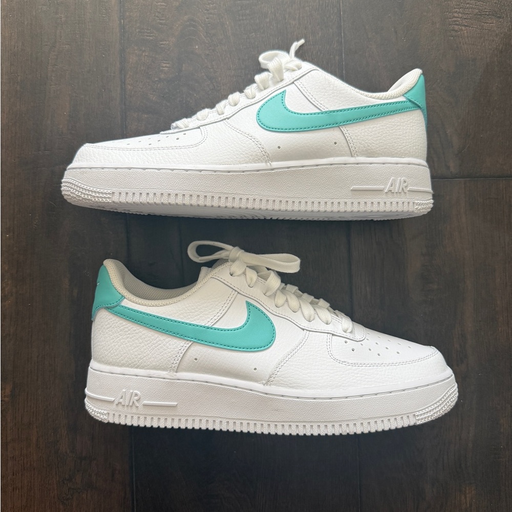Nike Women’s Air Force 1 Teal Size 9
